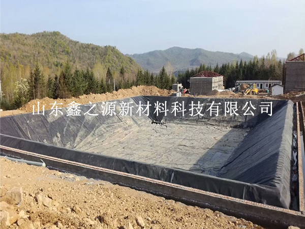 怎么的鋪設(shè)油田防滲膜可發(fā)揮其作用？