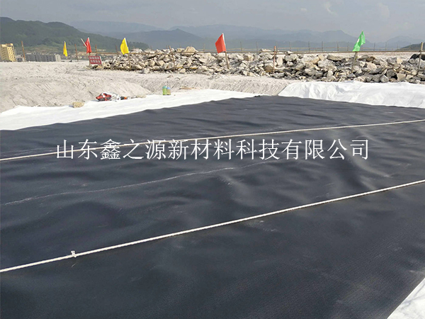 沼氣池黑膜施工的具體要求：精細(xì)施工，確保高效運(yùn)行